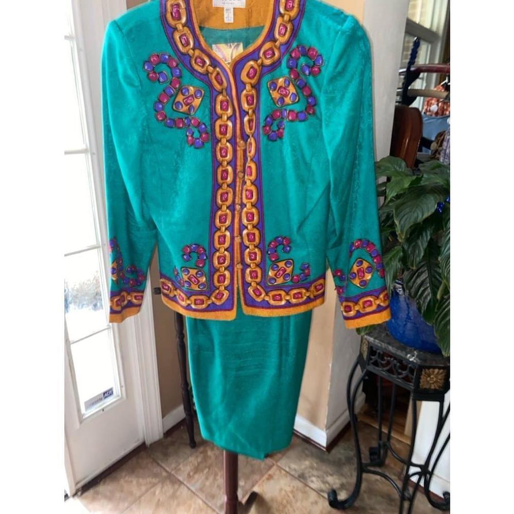 Women's Papell Petites Green Silk Suit Size 8